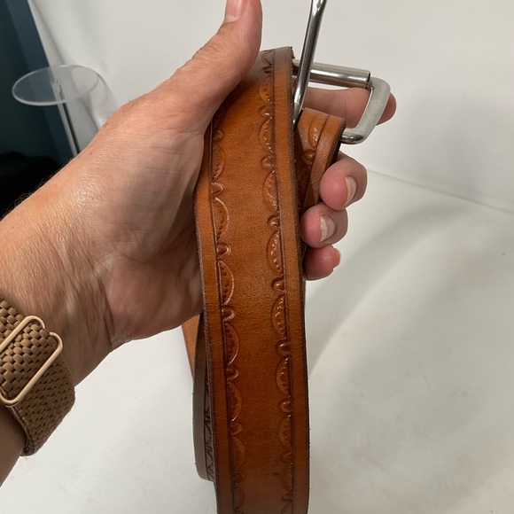 Leather Brown Belt w/Silver Plated Hardware w/Scalloped Design on Belt Size~ 48” - Picture 5 of 13